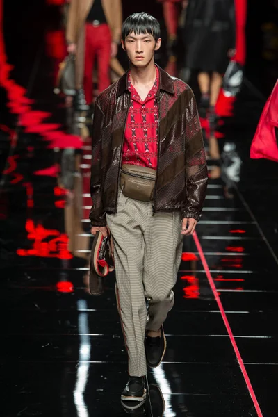 Look 17